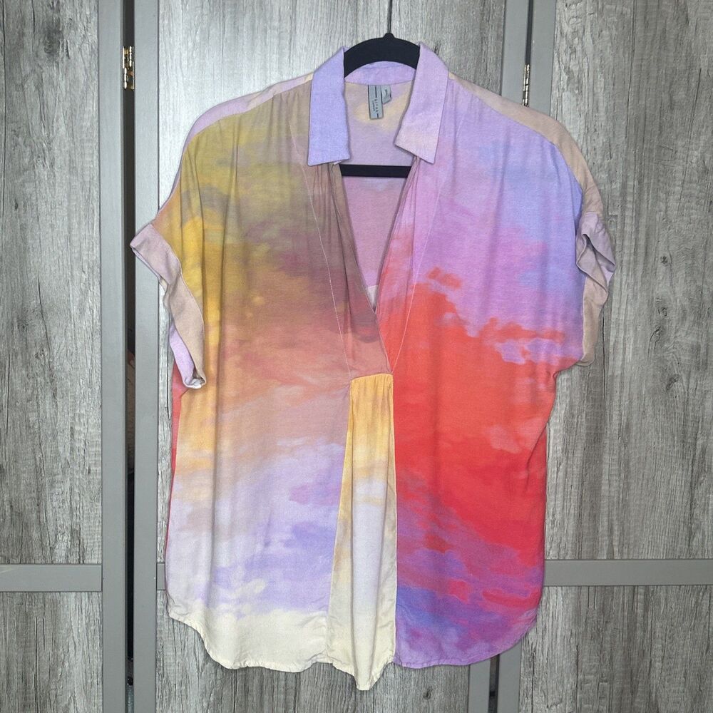 bl-nk London Top Size S Artsy Colorful Short Sleeves V Neck  Anthropologie